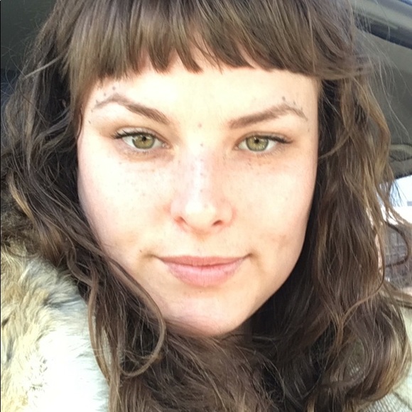 Meet your Posher, Kayla - Picture 1 of 1